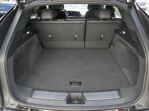 New 2026 Cadillac Lyriq Premium Luxury AWD/4WD image 24