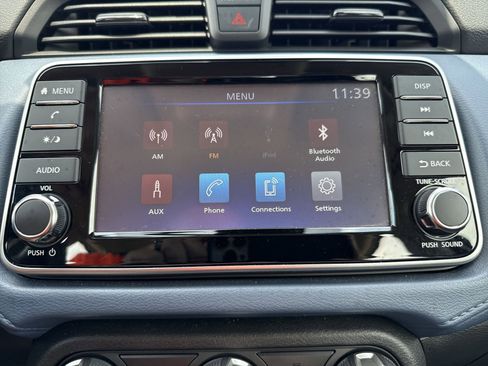 Used 2025 Nissan Versa SV FWD image 19
