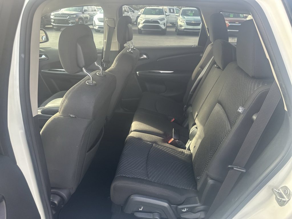 Used 2017 Dodge Journey SE w/ Flexible Seating Group FWD image 27