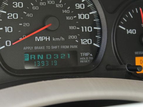 Used 2005 Chevrolet Impala w/ Preferred Equipment Group FWD image 38