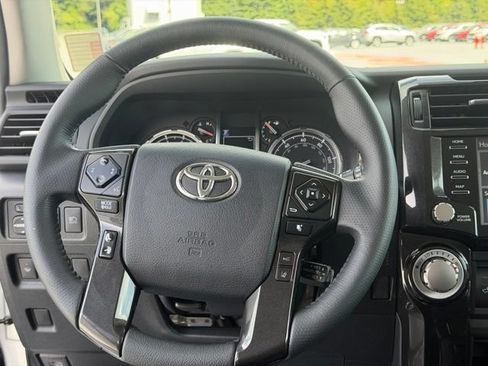 Certified 2021 Toyota 4Runner TRD Off-Road Premium AWD/4WD image 16