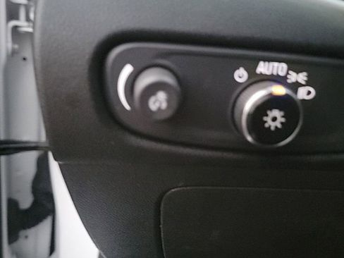 Used 2023 Chevrolet Malibu LT image 34