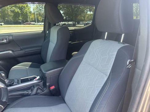 Used 2021 Toyota Tacoma TRD Off-Road image 24