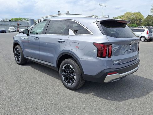 New 2025 Kia Sorento S image 4