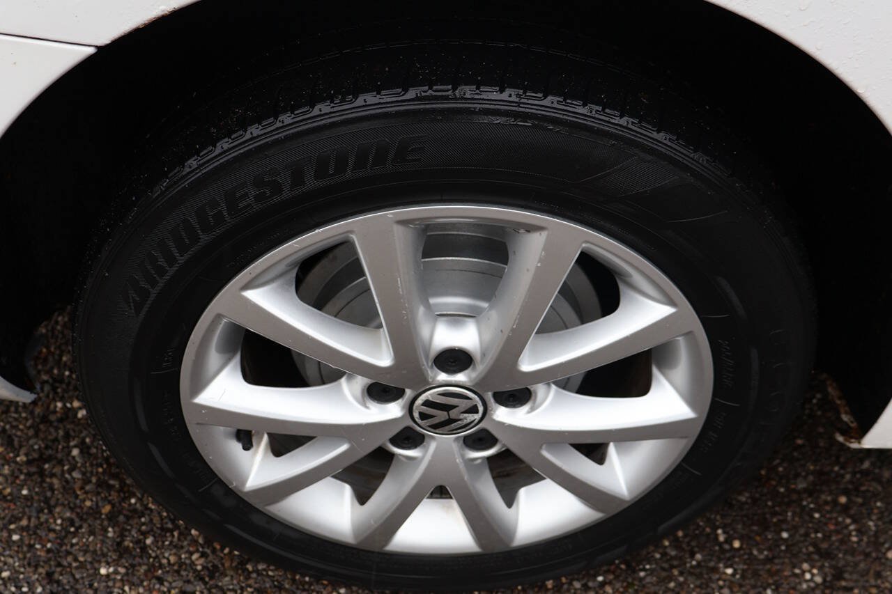 Used 2011 Volkswagen Jetta SE FWD image 10