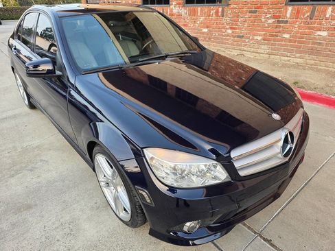 Used 2010 Mercedes-Benz C 300 Sedan image 2