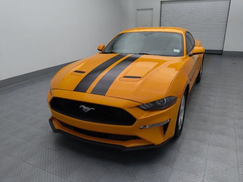 Used 2018 Ford Mustang Coupe RWD image 15
