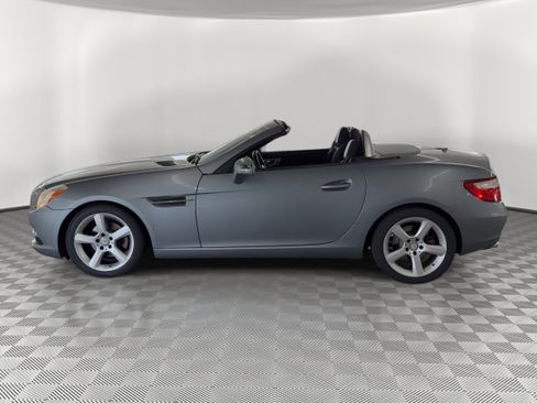 Used 2015 Mercedes-Benz SLK 250 image 2