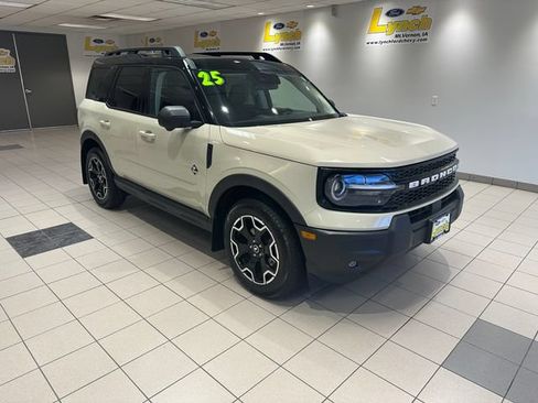Used 2025 Ford Bronco Sport Outer Banks w/ Outer Banks Tech Package+ AWD/4WD image 1