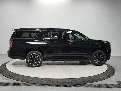 Used 2024 Chevrolet Suburban RST image 8