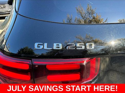Used 2025 Mercedes-Benz GLB 250 image 30