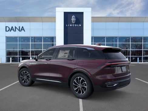 New 2025 Lincoln Nautilus Premier image 4