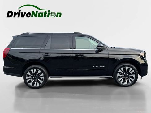 Used 2026 Ford Expedition Platinum w/ Driver's Package AWD/4WD image 4