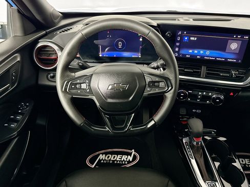 Used 2024 Chevrolet Trax RS w/ Sunroof Package image 22