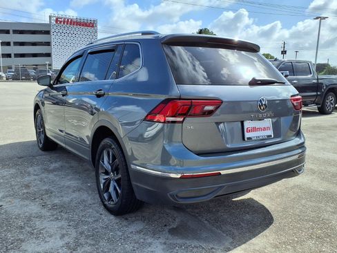 Used 2022 Volkswagen Tiguan SE FWD image 3