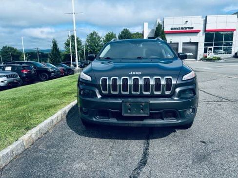 Used 2014 Jeep Cherokee Latitude w/ Cold Weather Group AWD/4WD image 2