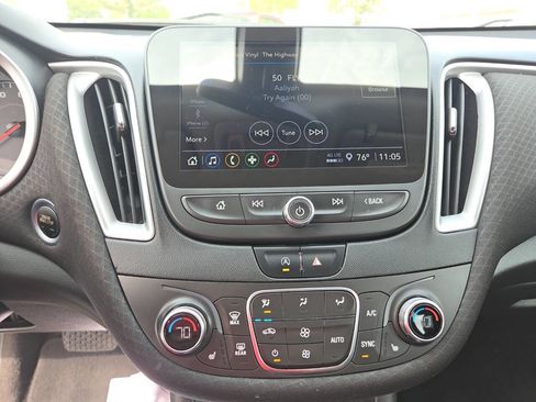 Used 2022 Chevrolet Malibu LT FWD image 15