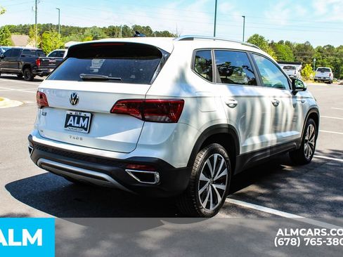 Used 2024 Volkswagen Taos SE FWD image 6