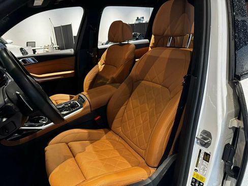 Used 2023 BMW X7 xDrive40i w/ M Sport Package AWD/4WD image 11