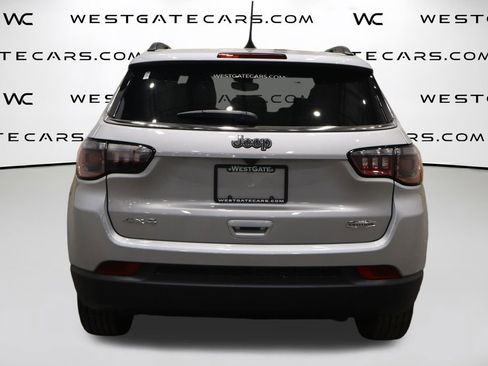 Used 2024 Jeep Compass Latitude image 7