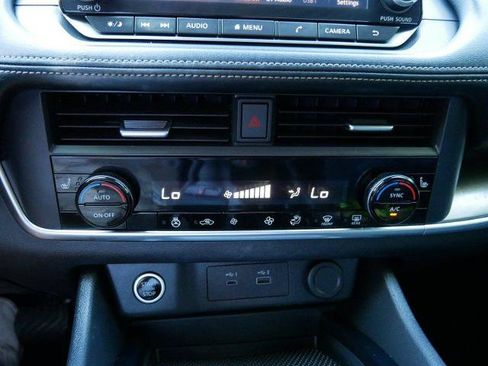 Certified 2023 Nissan Rogue SV w/ SV Premium B Package AWD/4WD image 21