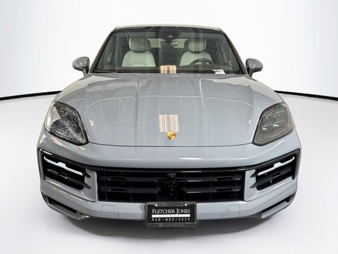 Certified 2025 Porsche Cayenne Coupe image 6