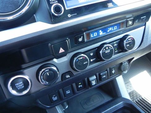 Used 2021 Toyota Tacoma TRD Sport image 15