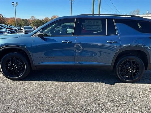 New 2026 Chevrolet Traverse LT w/ Midnight/Sport Edition image 8