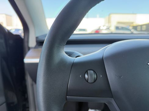 Used 2023 Tesla Model 3 Standard Range RWD image 17