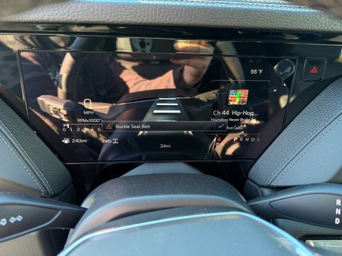 New 2026 GMC Yukon Denali w/ Sun & Power Step Package image 11