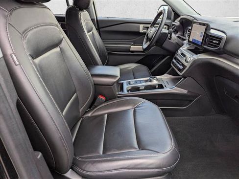 Used 2022 Ford Explorer XLT w/ Equipment Group 202A AWD/4WD image 27