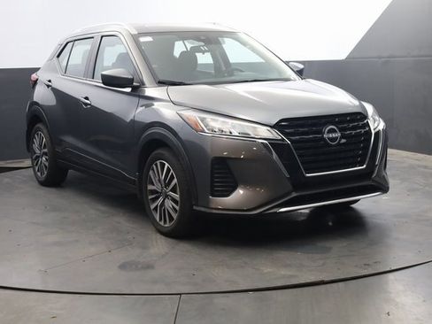 Certified 2024 Nissan Kicks SV image 2