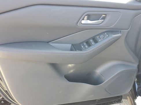 New 2026 Nissan Rogue SV FWD image 18