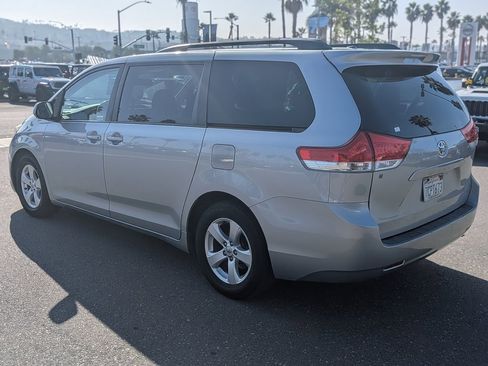 Used 2014 Toyota Sienna LE image 16