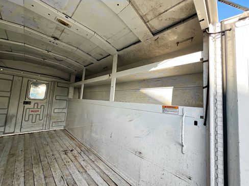 Used 2018 Ford Transit 350 138 w/ Exterior Upgrade Package image 38