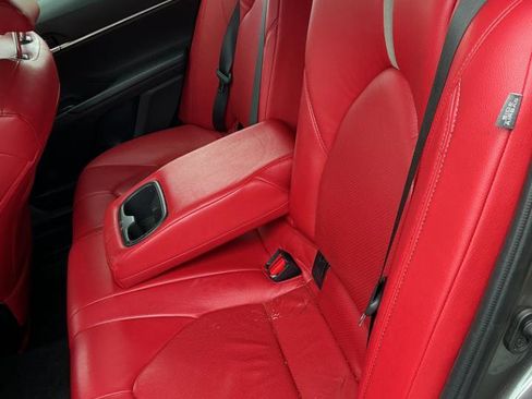 Used 2020 Toyota Camry LE image 18