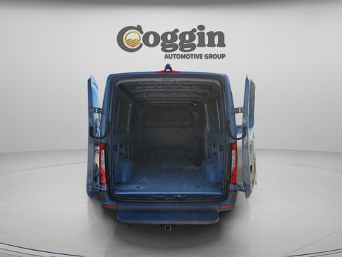 Used 2021 Mercedes-Benz Sprinter 144 Cargo image 23