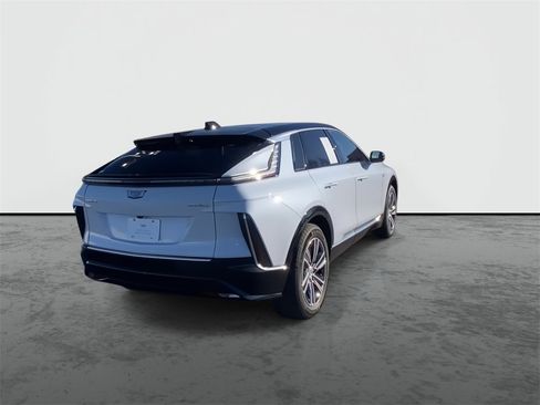 Certified 2026 Cadillac Lyriq Premium Luxury image 5
