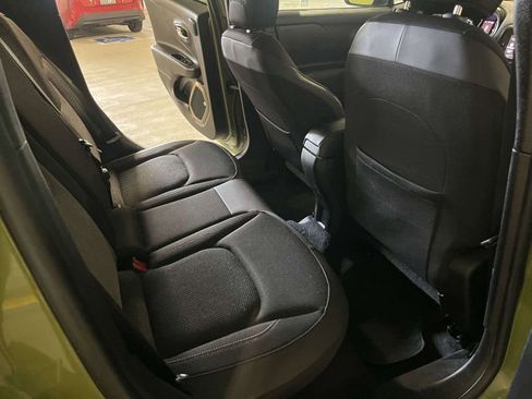 Used 2016 Jeep Renegade 75th Anniversary image 8