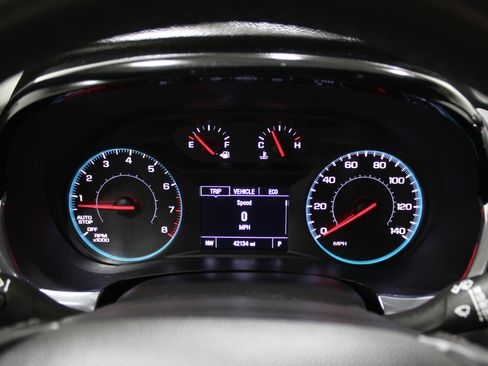 Used 2023 Chevrolet Traverse LT FWD image 13