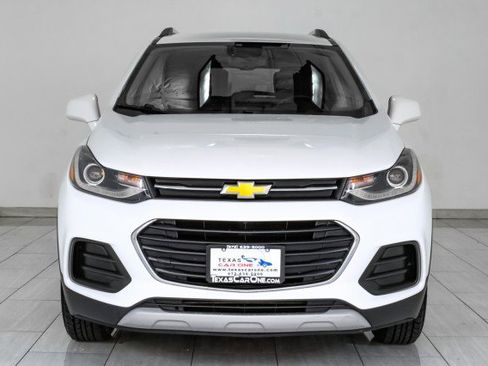 Used 2017 Chevrolet Trax LT AWD/4WD image 3