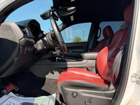 Used 2022 Dodge Durango SRT w/ Technology Group AWD/4WD image 15