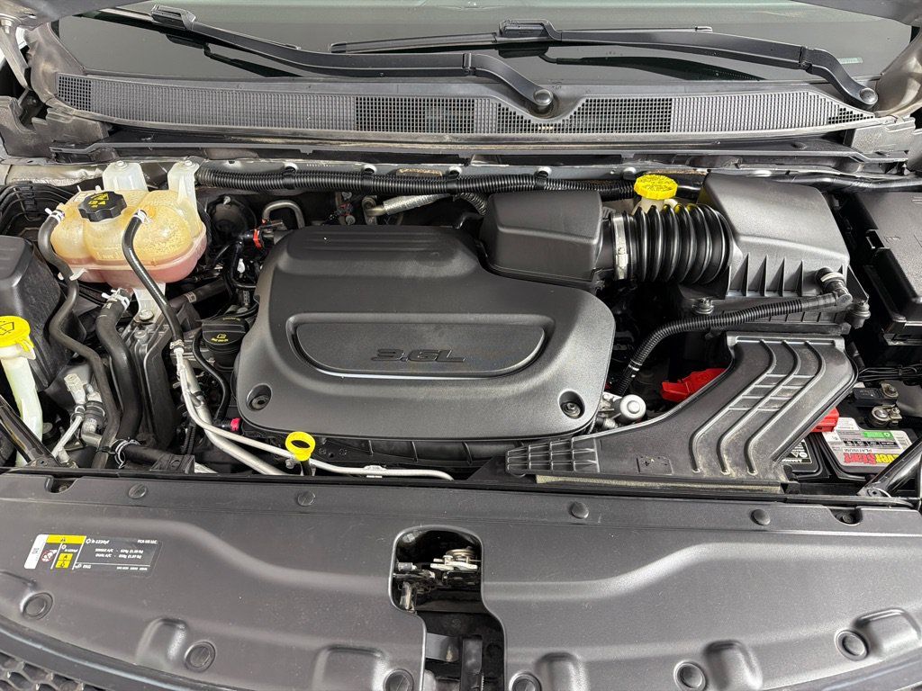 Used 2020 Chrysler Pacifica Touring-L FWD image 26