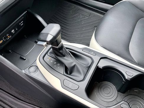 Used 2025 Kia K4 GT-Line Turbo image 17