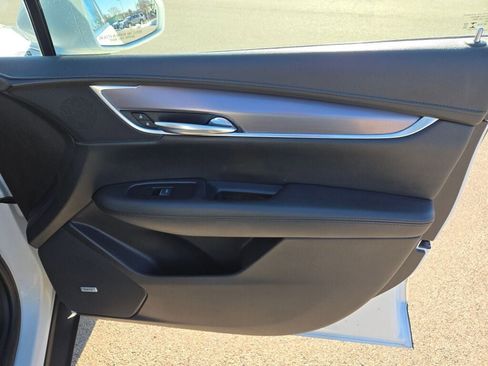 Used 2018 Cadillac XT5 Luxury w/ Driver Awareness Package image 6