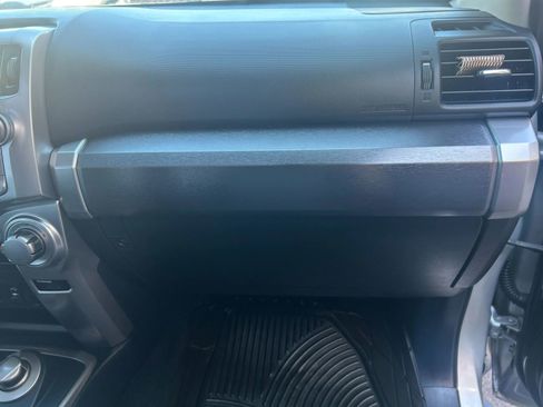 Used 2014 Toyota 4Runner SR5 Premium image 48