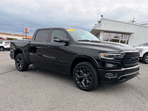 Used 2020 RAM 1500 Limited w/ Black Appearance Package AWD/4WD image 9