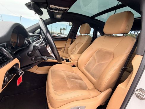 Used 2018 Porsche Macan AWD/4WD image 12