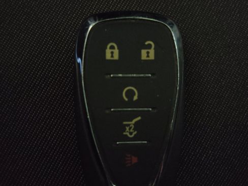 Used 2018 Chevrolet Equinox LT FWD image 32