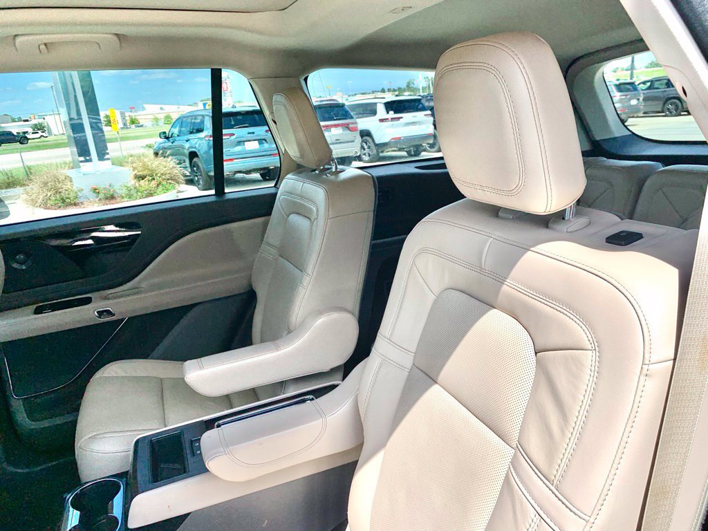 Used 2022 Lincoln Aviator Reserve w/ Equipment Group 201A AWD/4WD image 18